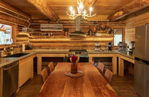 Talkeetna House | The Airstrip - Runway Cabin