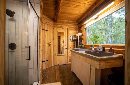 Talkeetna House | The Airstrip - Runway Cabin