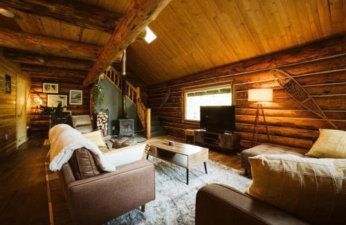 Talkeetna House | The Airstrip - Runway Cabin