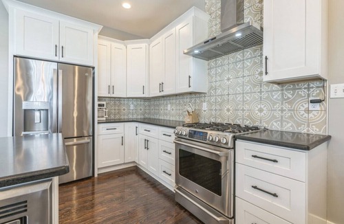 Eastside Promise Neighborhood House | The Alamodome Getaway | Sleeps 8