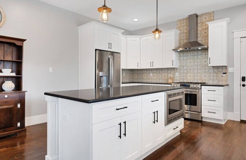 Eastside Promise Neighborhood House | The Alamodome Getaway | Sleeps 8