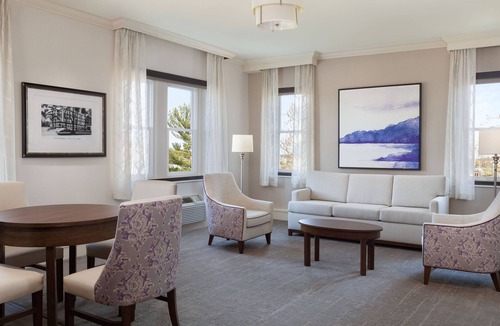 Summit Hotel | The Albion Summit