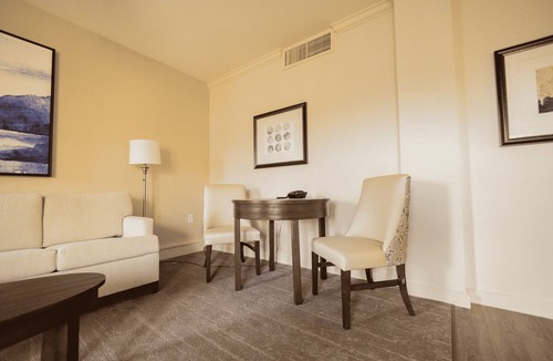 Summit Hotel | The Albion Summit