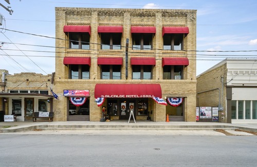 Gonzales Hotel | The Alcalde Hotel by OYO