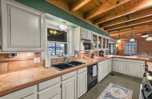 Annetta Cabin | The Aledo Prospector