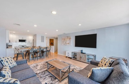 Long Beach House | The Alexa - Beachfront