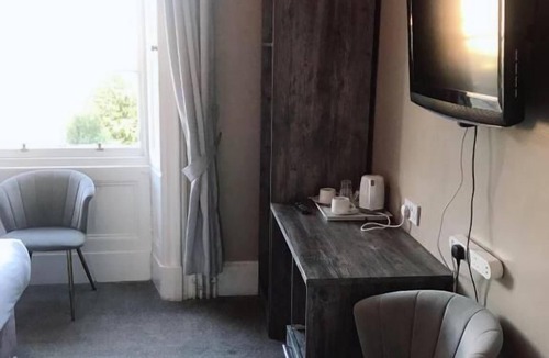 Newington Bed & Breakfast | The Alexander Guest House