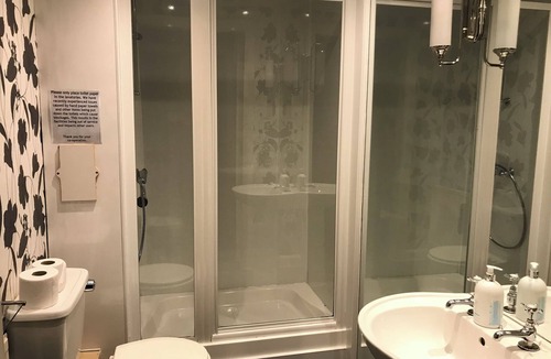 Newington Bed & Breakfast | The Alexander Guest House