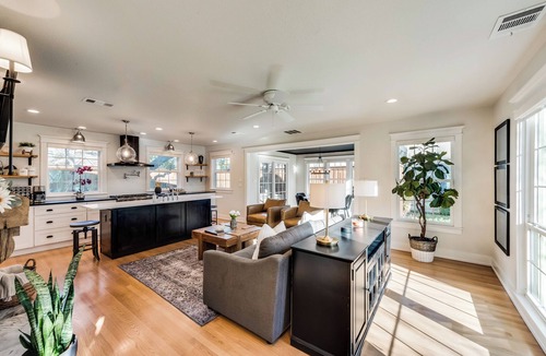 Kessler House | The Allison House: Historic Dallas Home w/Pool and Hot Tub in Quiet Neighborhood