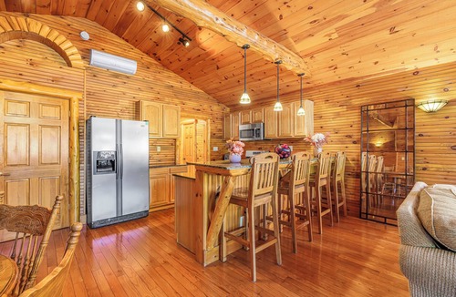 North Creek Cabin | The Alpine Lodge