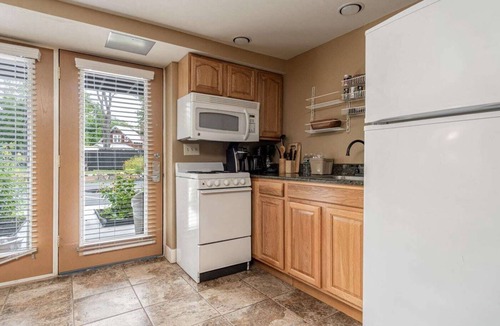 North Creek Cabin | The Alpine Lodge