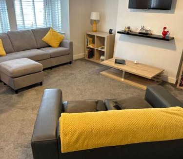 Westcliff-on-Sea Apartment | The Alvaros Apartment