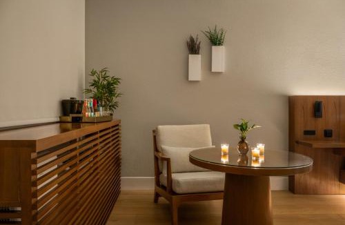 Fort Wayne Hotel | The Amaya - 21 and older only