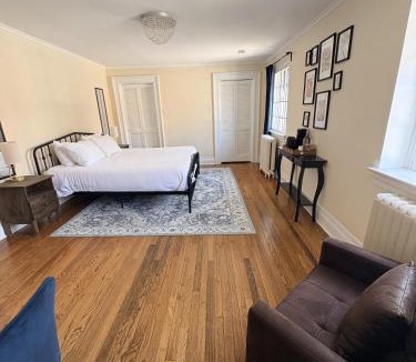 Sandy Hill Bed & Breakfast | The Ambassador