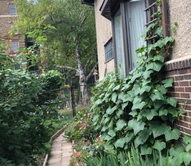 Sandy Hill Bed & Breakfast | The Ambassador