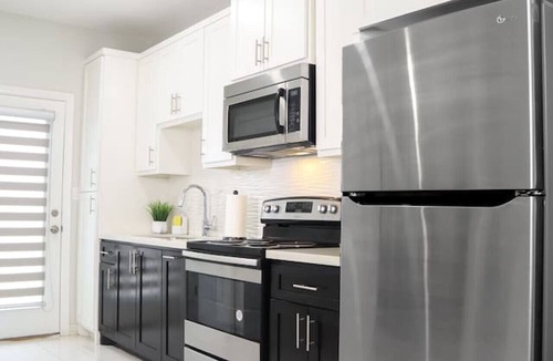 Edinburg Apartment | The Ambassador Suite 2Bed 2Bath