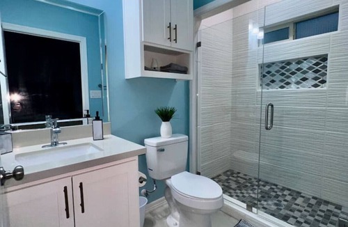 Edinburg Apartment | The Ambassador Suite 2Bed 2Bath