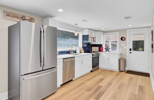 Johns Island House | The Americana! Cozy Johns Island 2BR w/Firepit!
