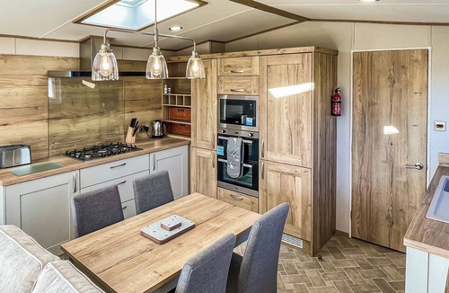 Tunstall Ski Chalet | The Amy Johnson Lodge