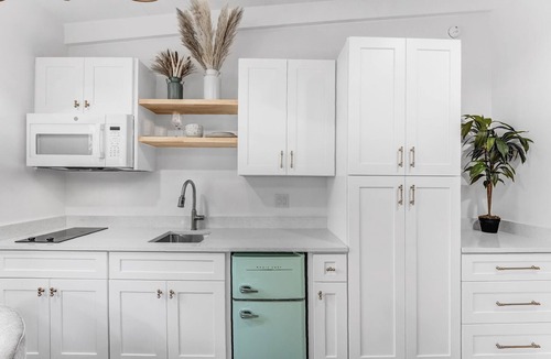 Sanibel Hotel | The Anchor Inn