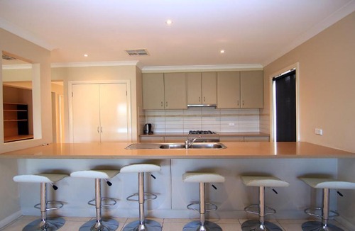 Yarrawonga Villa | 'The Anchorage by the Lake'