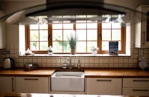 Barry Cottage | The Anchorage - two storey cottage.