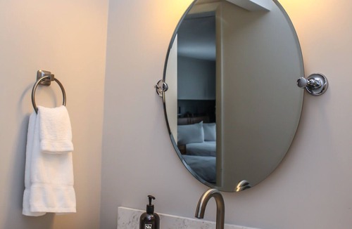 Albion Hotel | The Anderson Room at the Fairhaven Inn