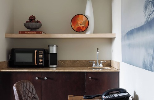 Great Neck Plaza Hotel | The Andrew Hotel