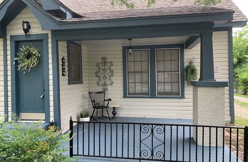Cleburne House | The Anglin House, an early century home completely renovated and modernized.