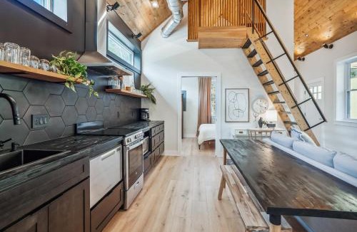 Fredericksburg Villa | The Ann-ex at King's Crossing