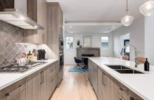 Richmond House | The Anna | One of Calgary’s Most-Booked 5-Bed Homes in Marda| 4BR |Custom Sauna