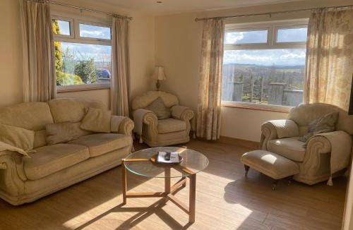 Alloa House | The Annex at Meeks Park immaculate 2 bed