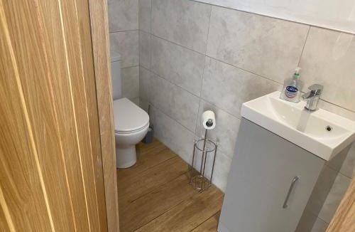 Alloa House | The Annex at Meeks Park immaculate 2 bed