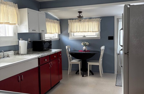 Jay Cottage | The Annex Cottage charming home in Jay