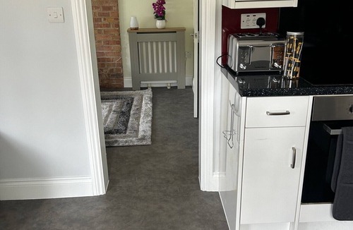 Sudbury Apartment | The Annex Studio - Garden View