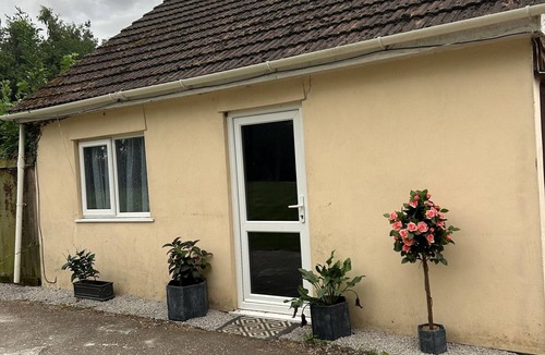 Sudbury Apartment | The Annex Studio - Garden View