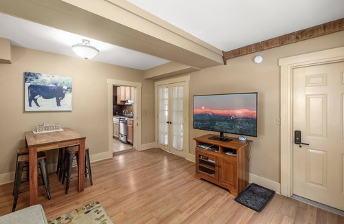 Stowe Area Apartment | The Annex