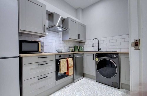 Irvine Apartment | The Annick - Coorie Doon Apartments