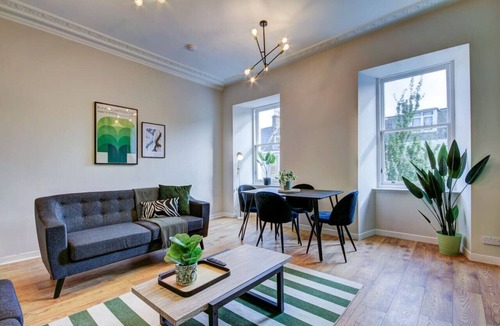 Irvine Apartment | The Annick - Coorie Doon Apartments