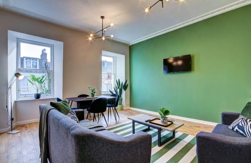 Irvine Apartment | The Annick - Coorie Doon Apartments