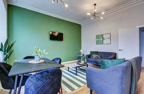 Irvine Apartment | The Annick - Coorie Doon Apartments