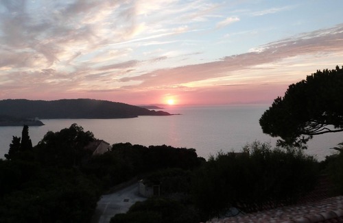 Ile du Levant House | The Ant Studio "Pin"