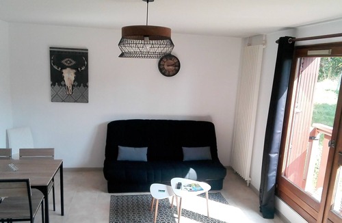 Lompnes Apartment | The apartment of Lônes -