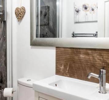 Lochwinnoch Apartment | The Apartment at No.12