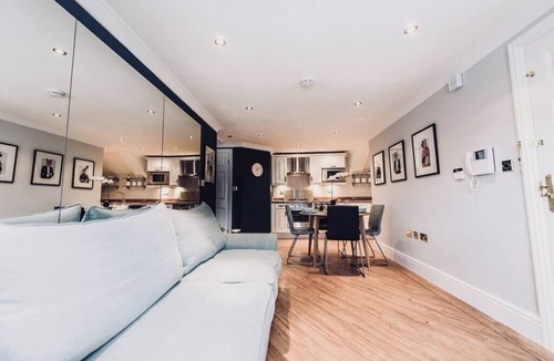 Broadway Apartment | The Apartment, Broadway