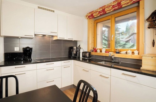 Barboleusaz Apartment | The apartment is just below the Place de la Barboleuse in Gryon:You will find shops, restaurants, te