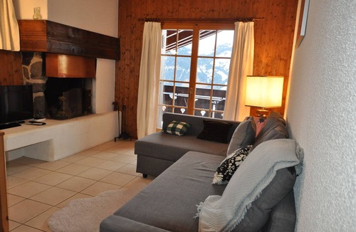 Barboleusaz Apartment | The apartment is located in La Barboleuse, approx. 150m from the Croix-de-Chaux - Gryon ski slope li