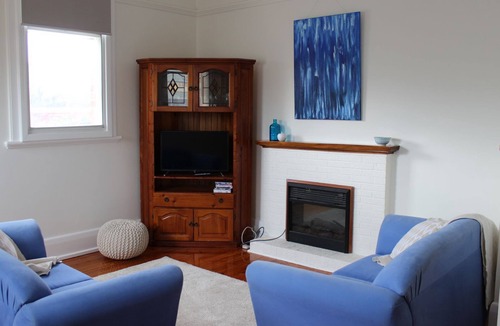 Clare Apartment | The Apartment on Main