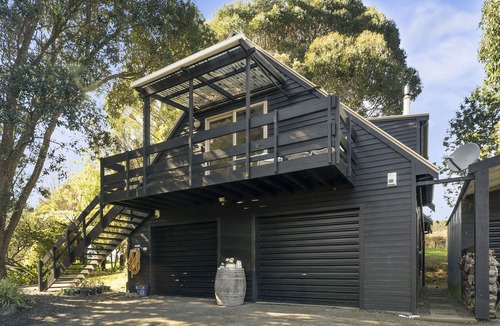 Te Horo Cottage | The Apartment - The Lodge Te Horo