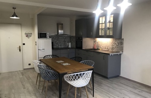 Honfleur Apartment | THE APARTMENT VIEWED ON THE BRIDGE